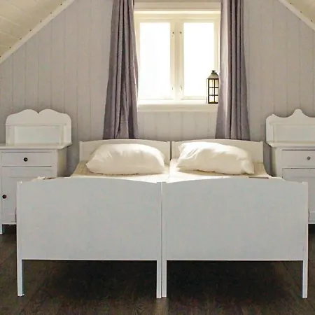 Four Bedroom Holiday In Borgund *